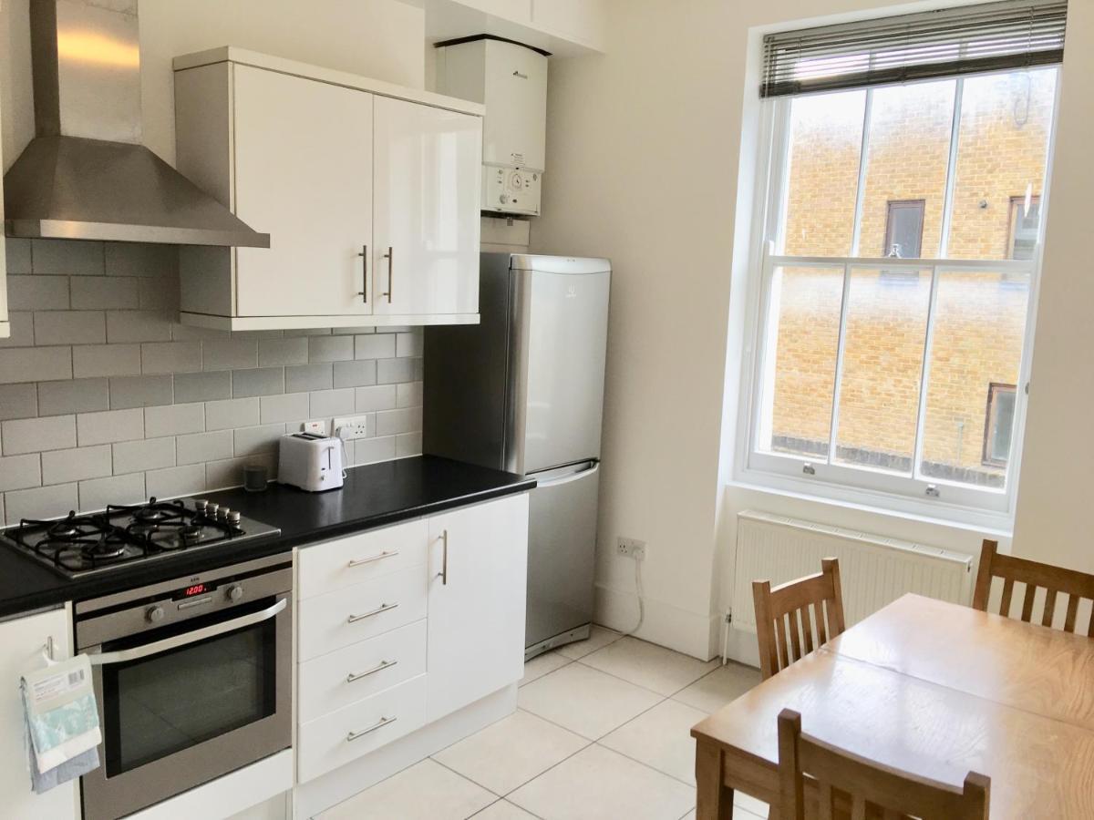 Camden Guest House Double Bedroom With Super Large King Bed Лондон Екстериор снимка