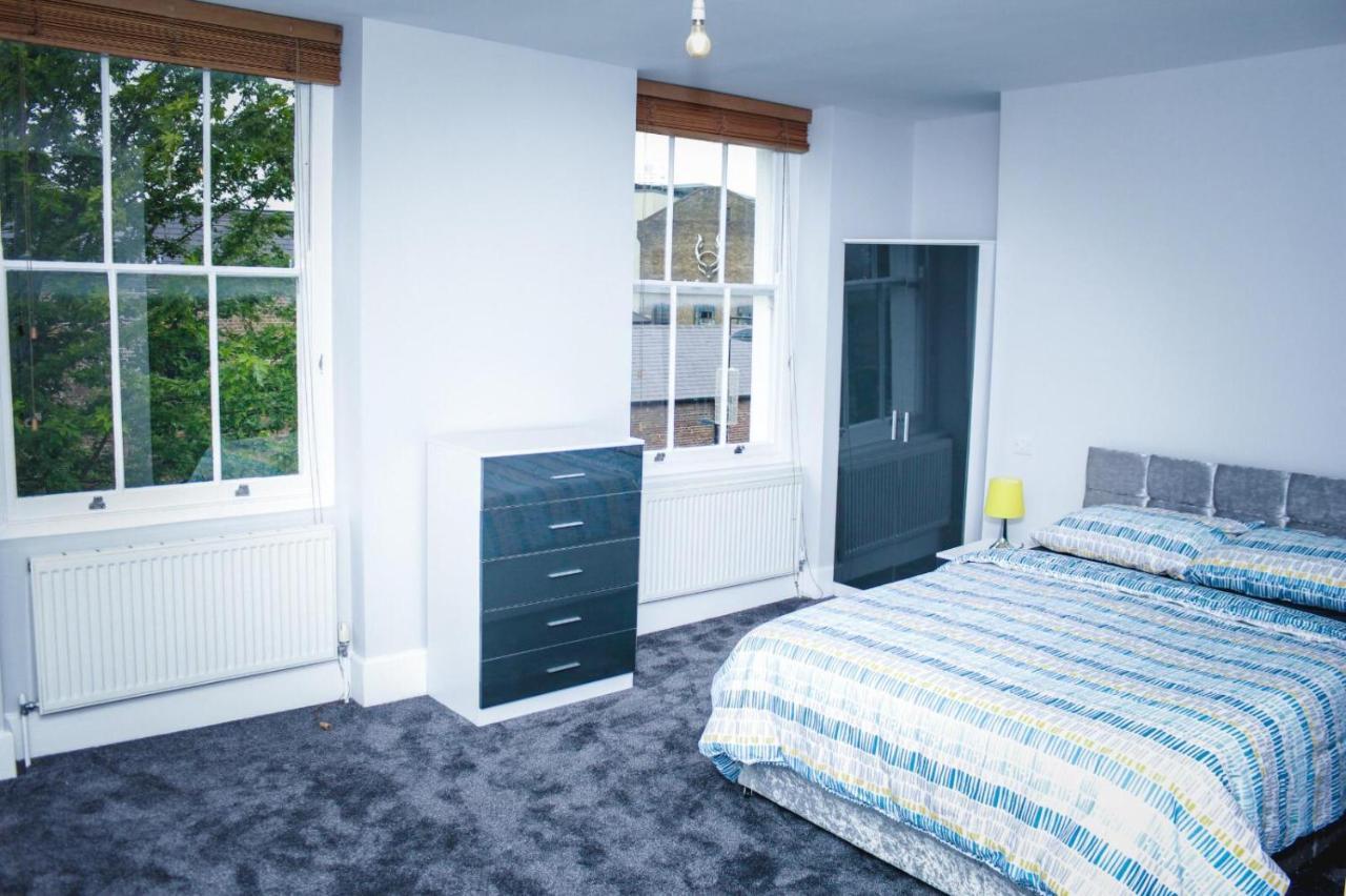 Camden Guest House Double Bedroom With Super Large King Bed Лондон Екстериор снимка